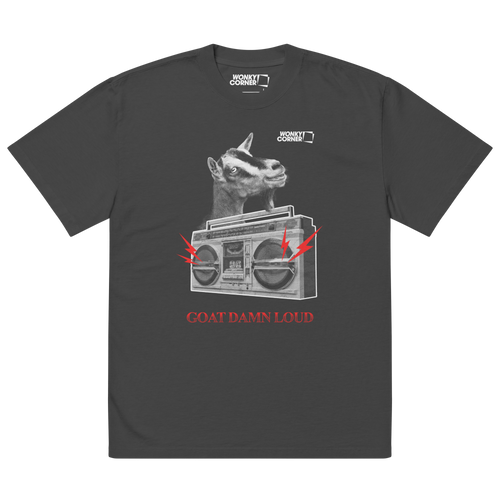musta printti t-paita, jossa vuohi ja ghettoblaster. kuvan alla teksti goat damn loud.
