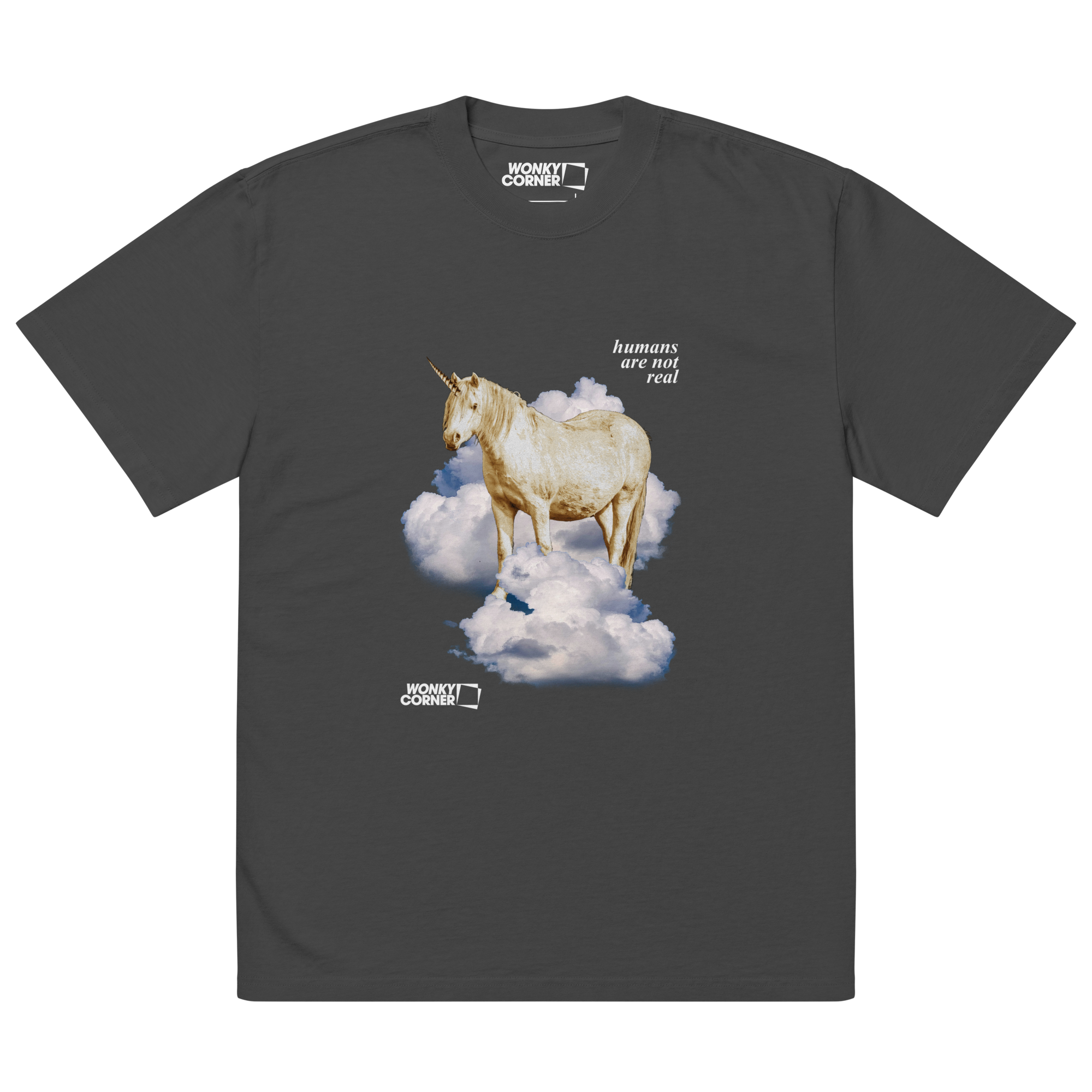 musta t-paita, jossa yksisarvinen